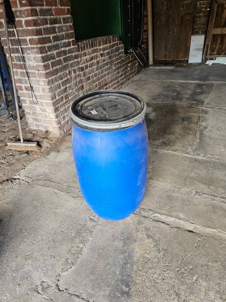 Tonneau Fût en plastique bleu robustes, Enlèvement, Utilisé