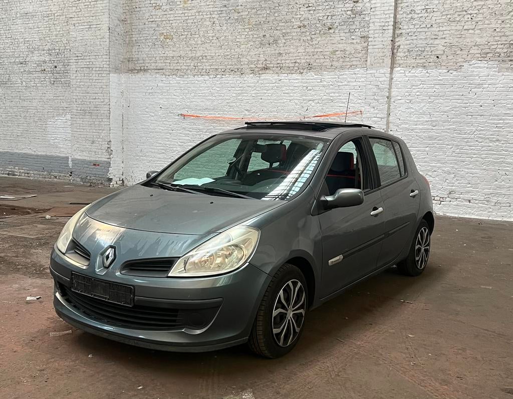 Renault clio 3 1.2 essence . Toit ouvrant, Autos, Renault, Achat, Boîte manuelle, 5 portes, Berline