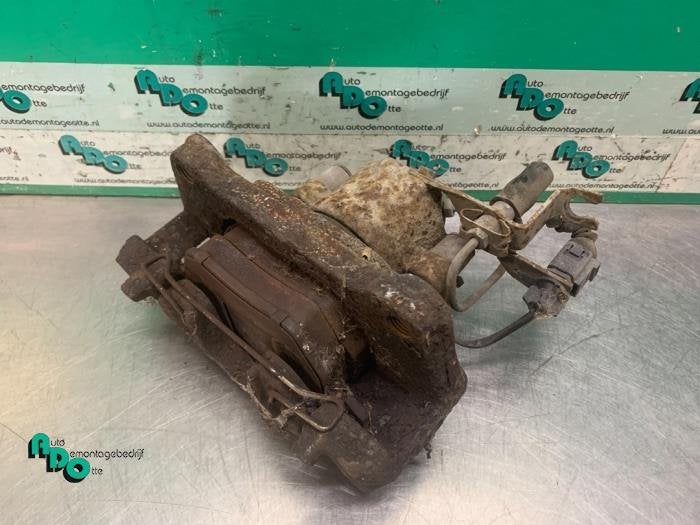 Etrier de frein (pince) avant gauche d'un Audi A4 (A4 01-), -, 3 mois de garantie, Audi, Utilisé