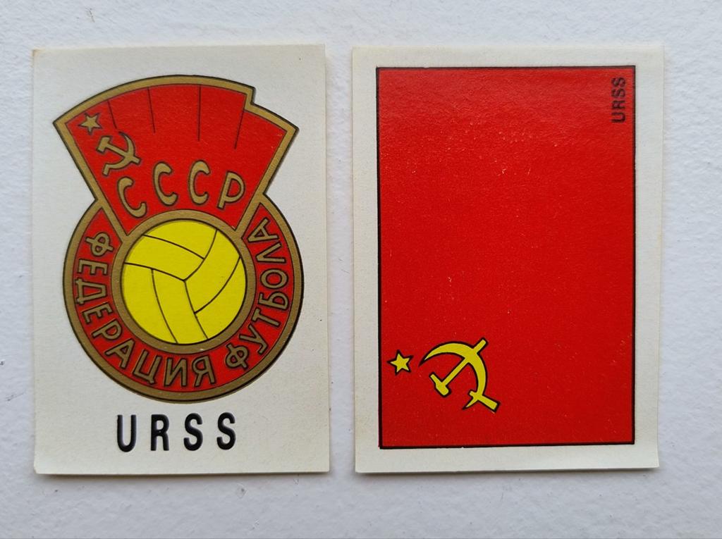 Panini Mexico 70 : Bouclier et drapeau CCCP, Enlèvement
