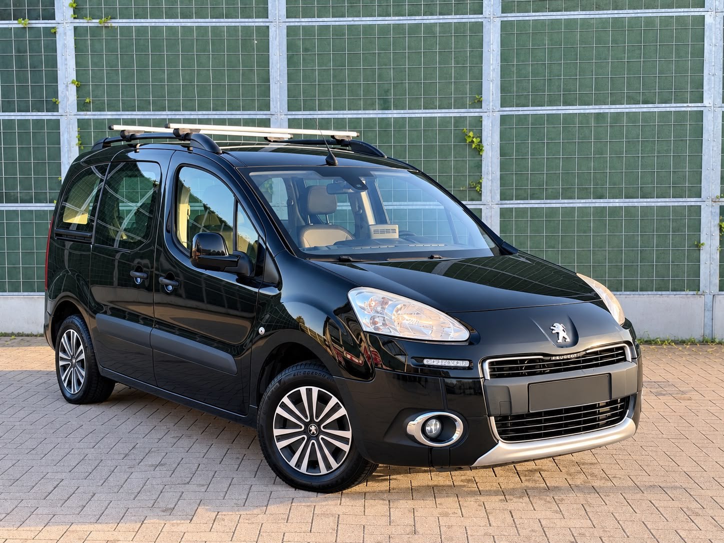 Peugeot Partner 1.2 Essence, Euro 5, Achat, 4 portes, Entreprise
