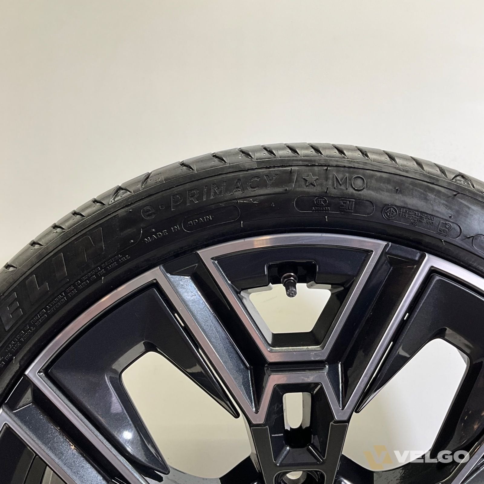 BMW 5 SERIE G60 G61 VELGEN + ZOMERBANDEN 20 INCH ORIG. 939M, -, -, Banden en Velgen, Ophalen of Verzenden