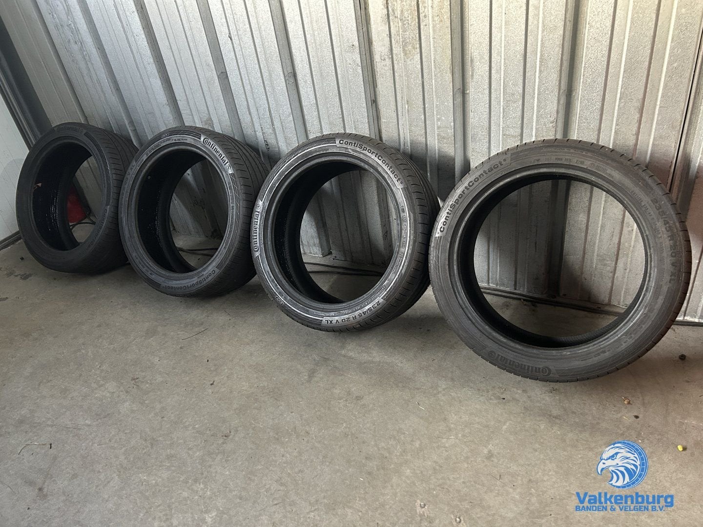 6mm! Lynk & Co zomerbanden 235/45R20 Continental ContiSportC, Auto-onderdelen, Banden en Velgen, Gebruikt, -, -, Ophalen of Verzenden