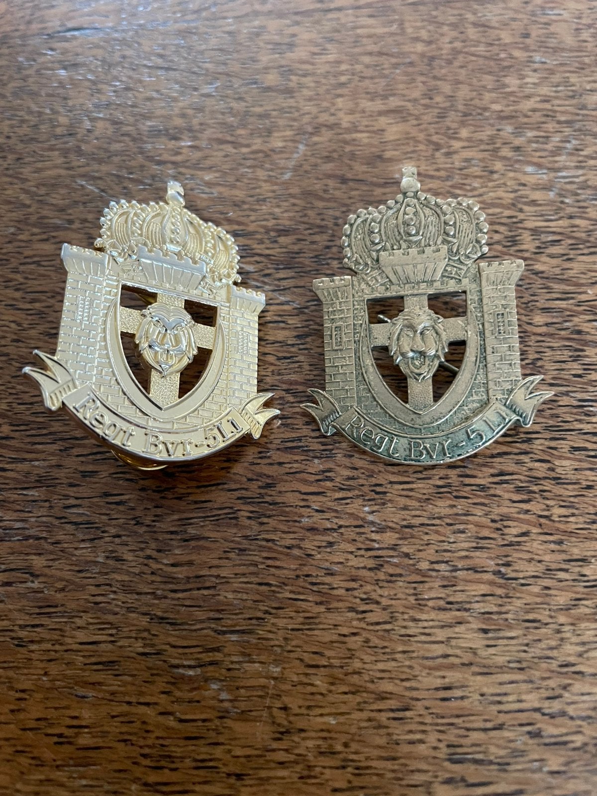 Badges béret Bvr/5Li (modèles plus anciens et plus récents), Collections, Objets militaires | Général, Enlèvement ou Envoi, Armée de terre