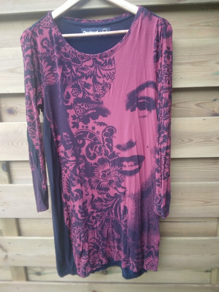 Desigual zwarte en rode jurk, Kleding | Dames, Jurken, Maat 42/44 (L), Ophalen of Verzenden, Desigual, Gedragen