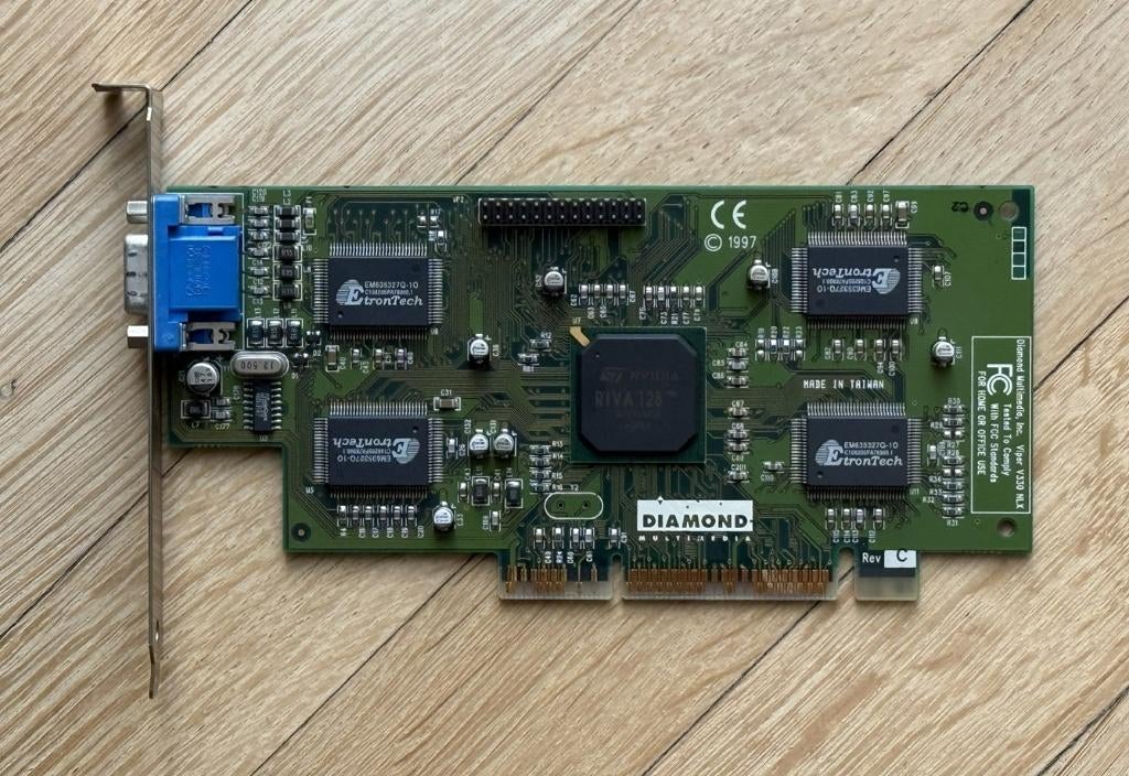 Diamond Viper V330 AGP (NVIDIA Riva 128) - Carte graphique, Enlèvement ou Envoi, VGA, Utilisé, Autres types