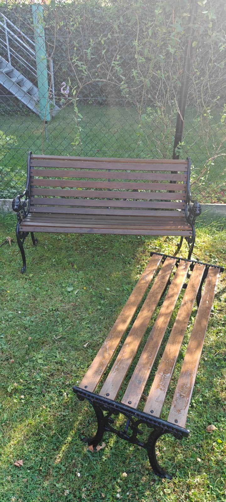 Houten tuinbank met gietijzeren poten., Ophalen