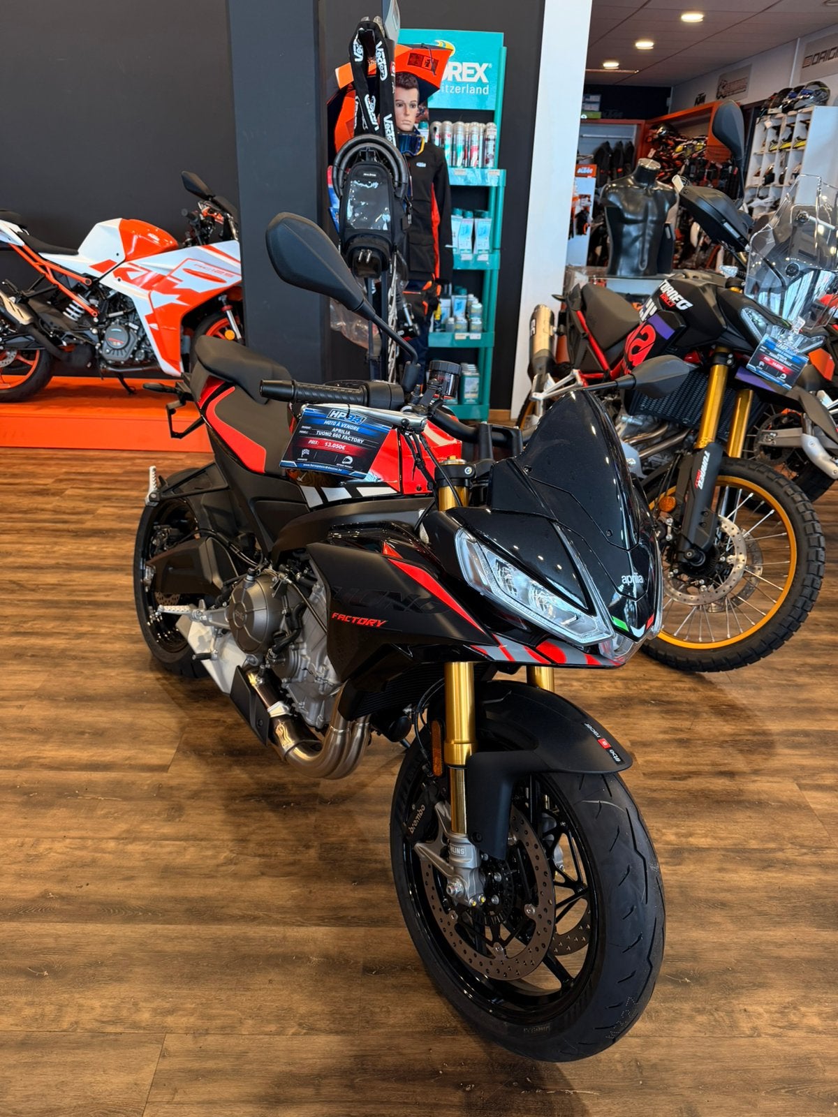 Aprilia Tuono 660 factory promo, Nieuw, Bedrijf