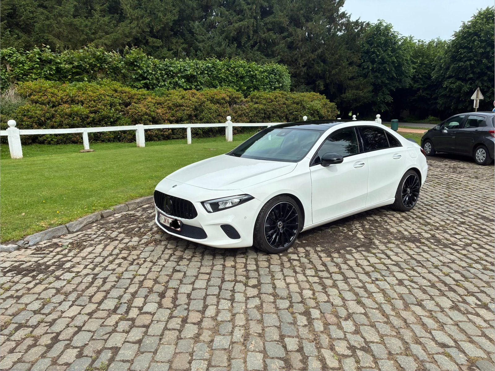Mercedes A180 in perfecte staat met set winterwielen, Auto's, 4 deurs, 4 cilinders, Wit, Leder