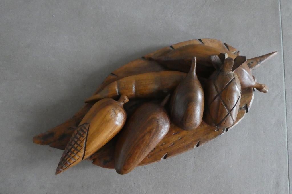 Joli Plateau Feuille et Fruits en Bois (SENEGAL) L. 40,5 cm., Antiek en Kunst, Kunst | Beelden en Houtsnijwerken, Ophalen