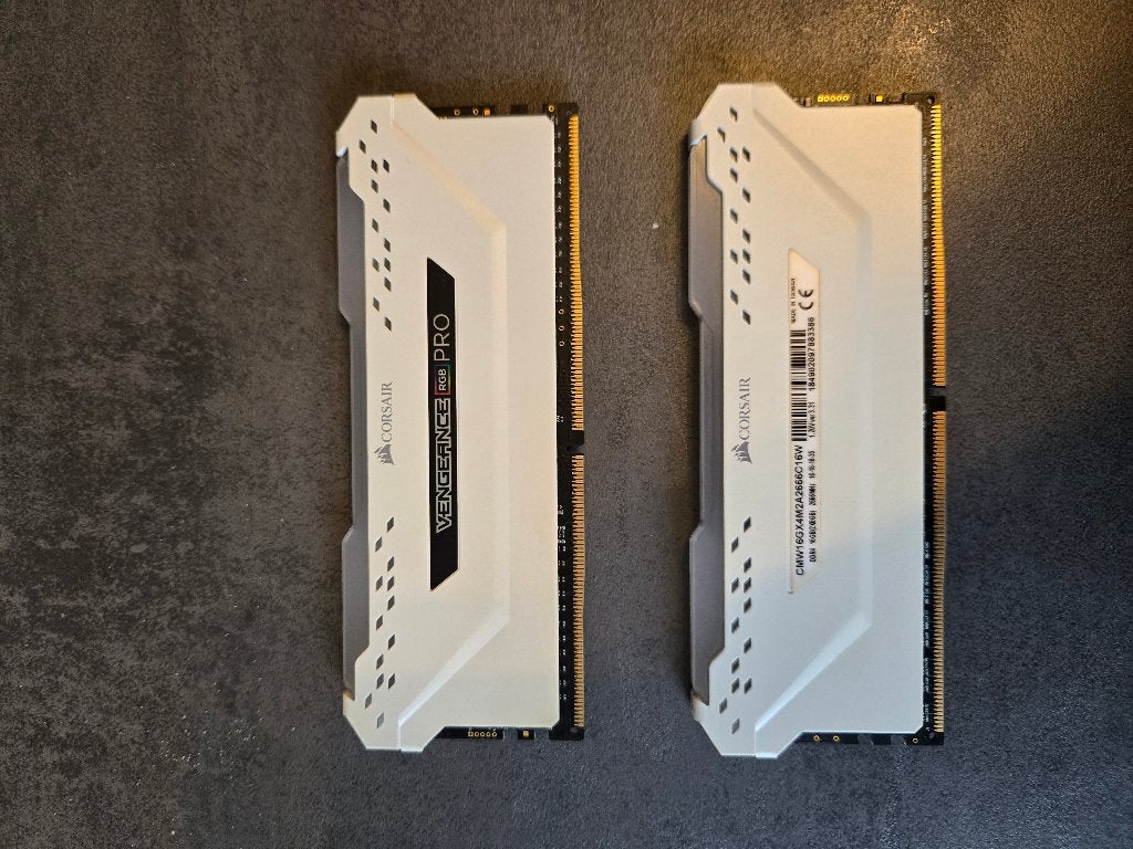 Corsair Vengeance Rgb Pro DDR4 2666 Mhz, Informatique & Logiciels, 32 GB, DDR4, Comme neuf, Enlèvement