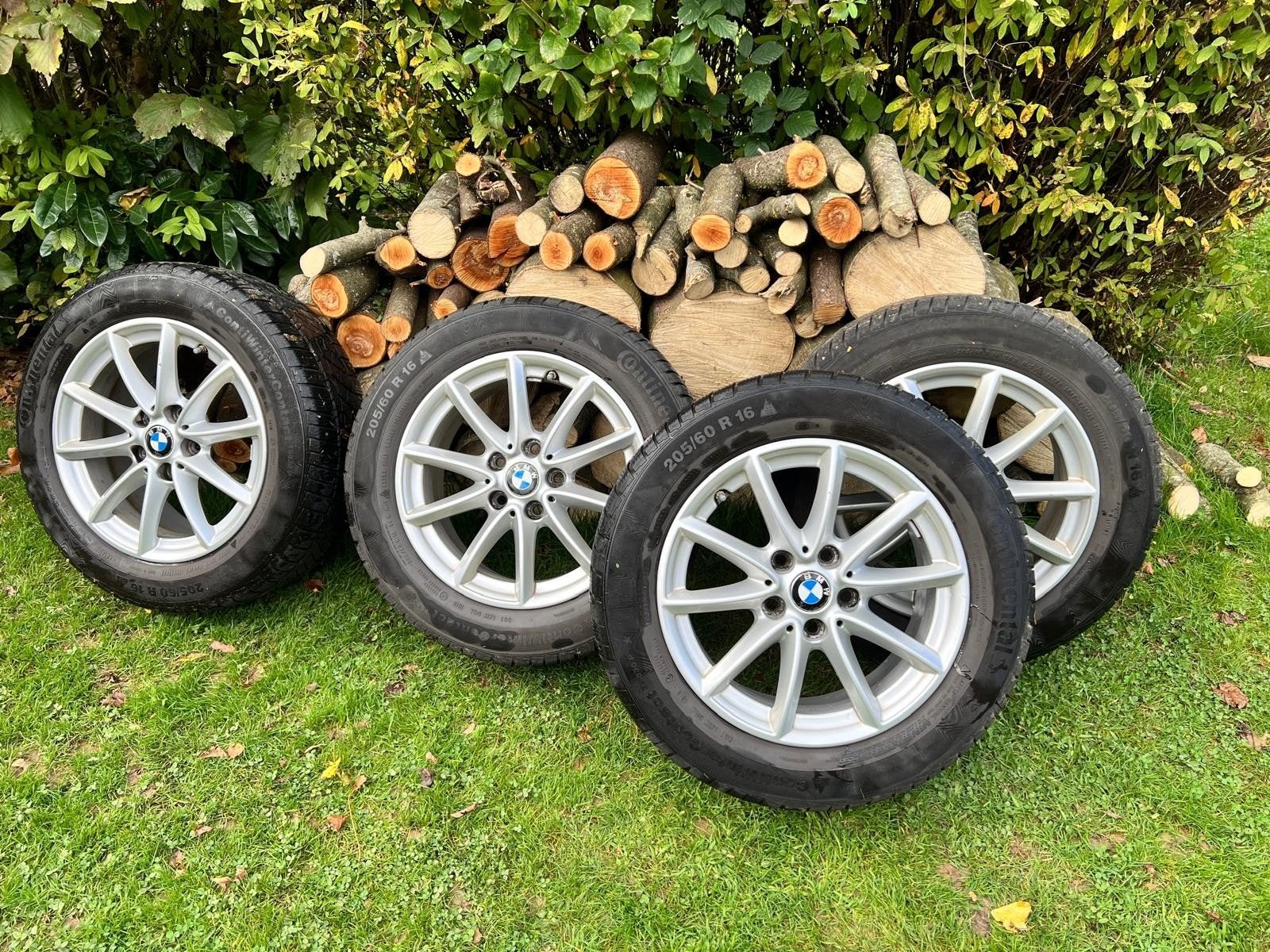 Jantes BMW + pneus hiver 205/60 r16, Autos : Pièces & Accessoires, Enlèvement, Pneus hiver, Pneu(s)