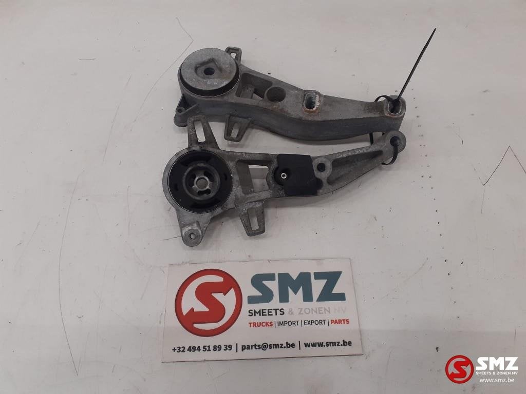 Occ set L/R radiatorbeugels Scania, Gebruikt, Scania, Motor en Accessoires
