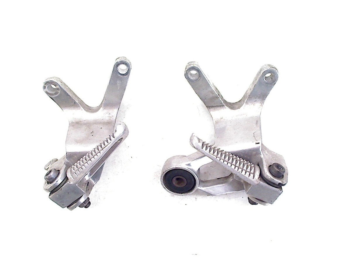 REPOSE-PIEDS SET Yamaha, Yamaha Motor Europe N.V., Utilisé, Customersupport@yamaha-motor.co.uk, Koolhovenlaan 101
1119 NC  Schiphol-Rijk, NL