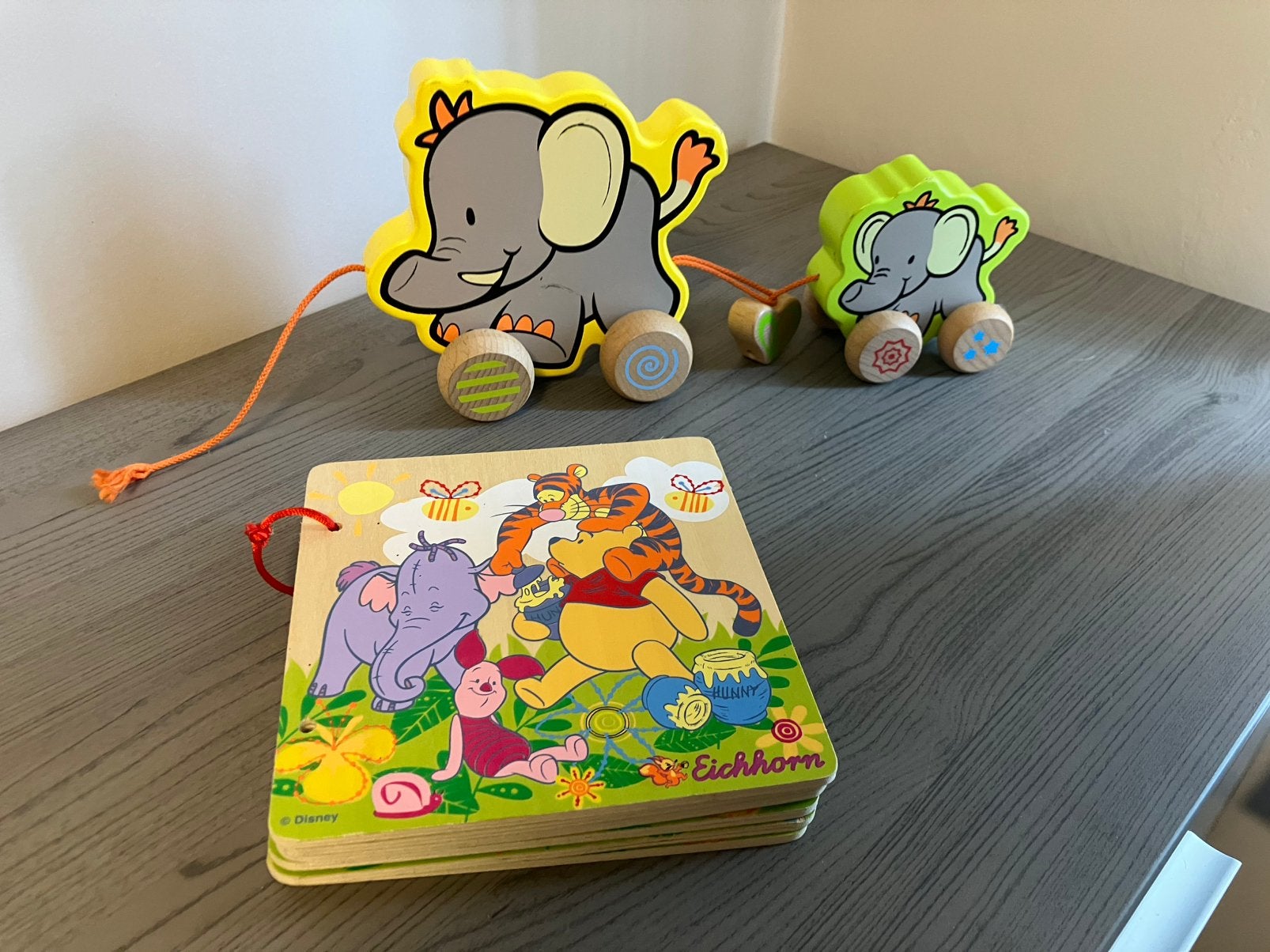 Houten speelgoed en boek, Ophalen of Verzenden, Zo goed als nieuw