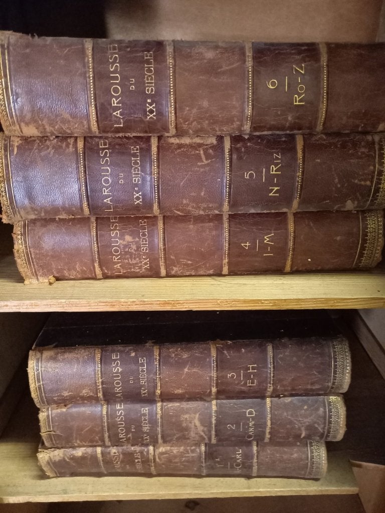 Dictionnaire Larousse en 6 tomes, Enlèvement