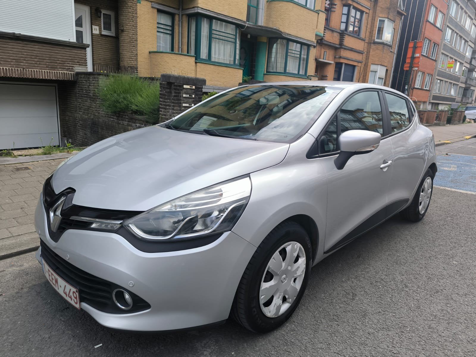 Renault clio 1.2i benzine 2014 airco navi 5d euro5b nieuwe, Autos, Renault, Particulier, Clio, ABS, Caméra de recul, Phares directionnels
