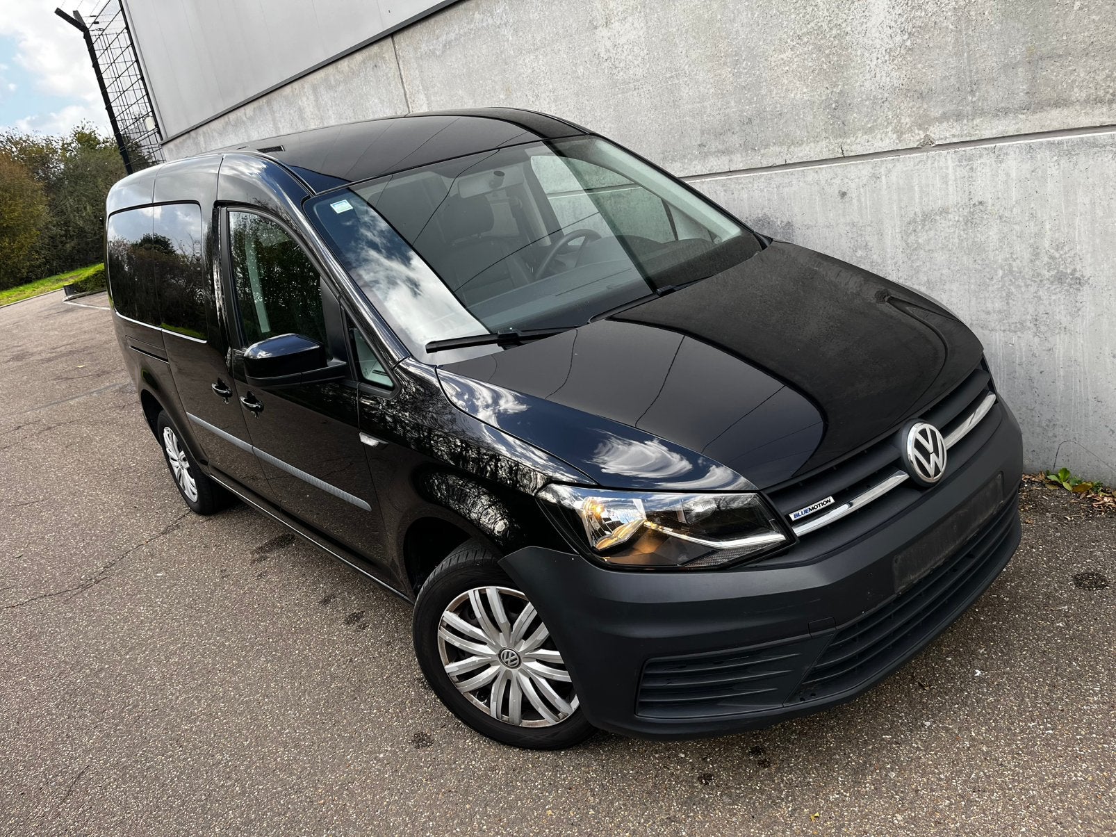 VW Caddy CNG lichte vracht 5 zitplaatsen, Auto's, Voorwielaandrijving, CNG (Aardgas), Zwart, Overige carrosserie