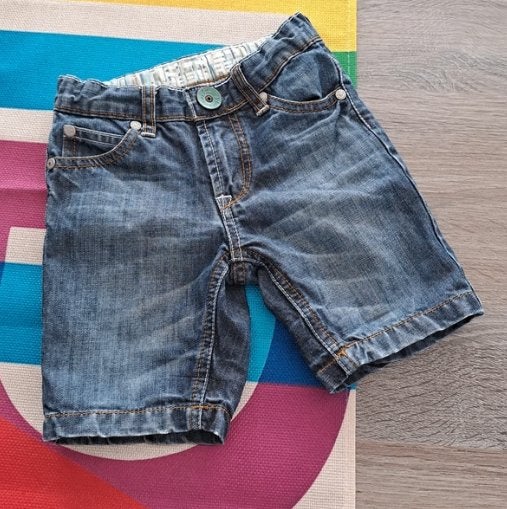 Noppies jeans short 74, Kinderen en Baby's, Babykleding | Maat 74, Ophalen of Verzenden, Zo goed als nieuw, Jongetje, Broekje