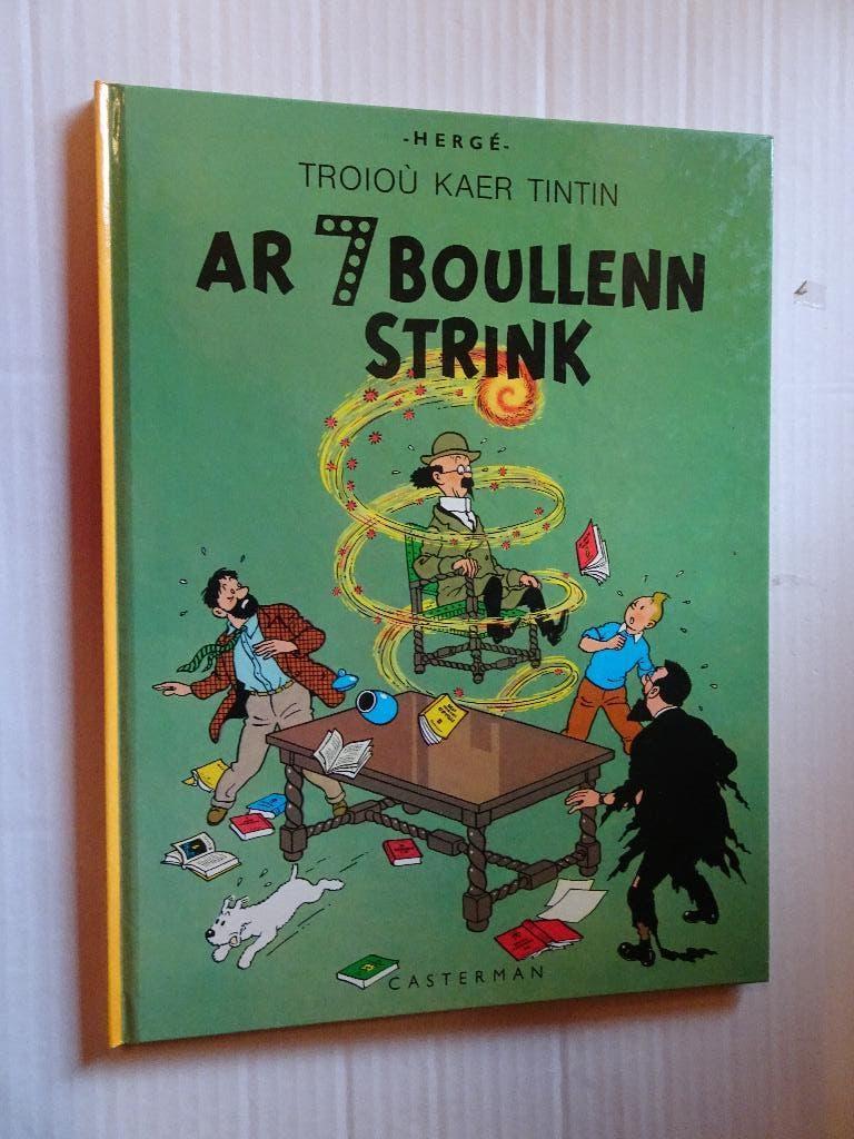 Stripboek Kuifje in het Bretons - De 7 kristallen bollen, Verzamelen, Stripfiguren, Zo goed als nieuw, Boek of Spel, Kuifje, Ophalen of Verzenden