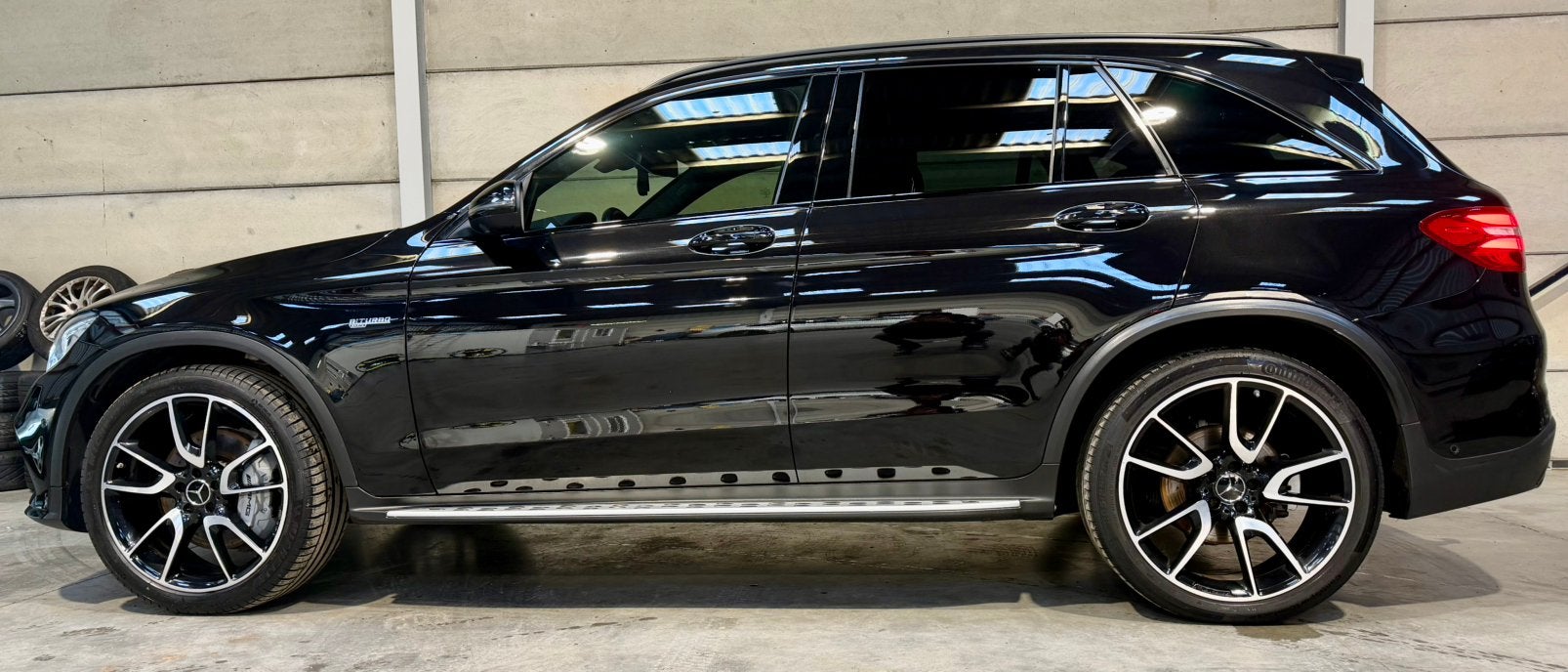 MERCEDES GLC43 AMG 3.0BITURBO 1ste hands aftrekbare btw, Auto's, Automaat, 199 g/km, Zwart, Leder