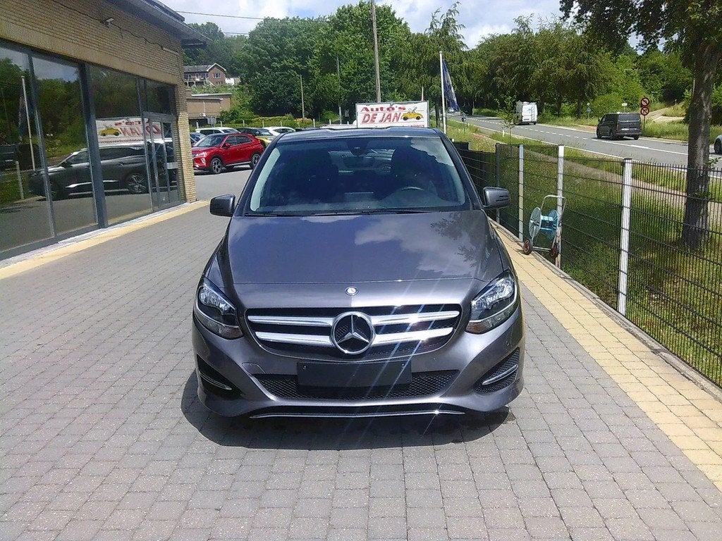 Mercedes-Benz B-CLASS 160 benzine automaat gl verkocht!, Autos, 75 kW, Euro 6, Carnet d'entretien, Noir