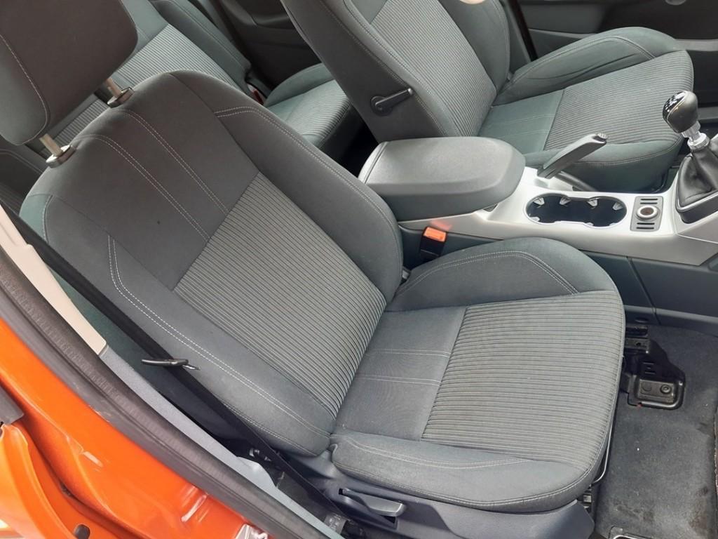ACCOUDOIR CENTRAL Ford Grand C-Max (DXA) (01-2010/06-2019), Utilisé, Ford