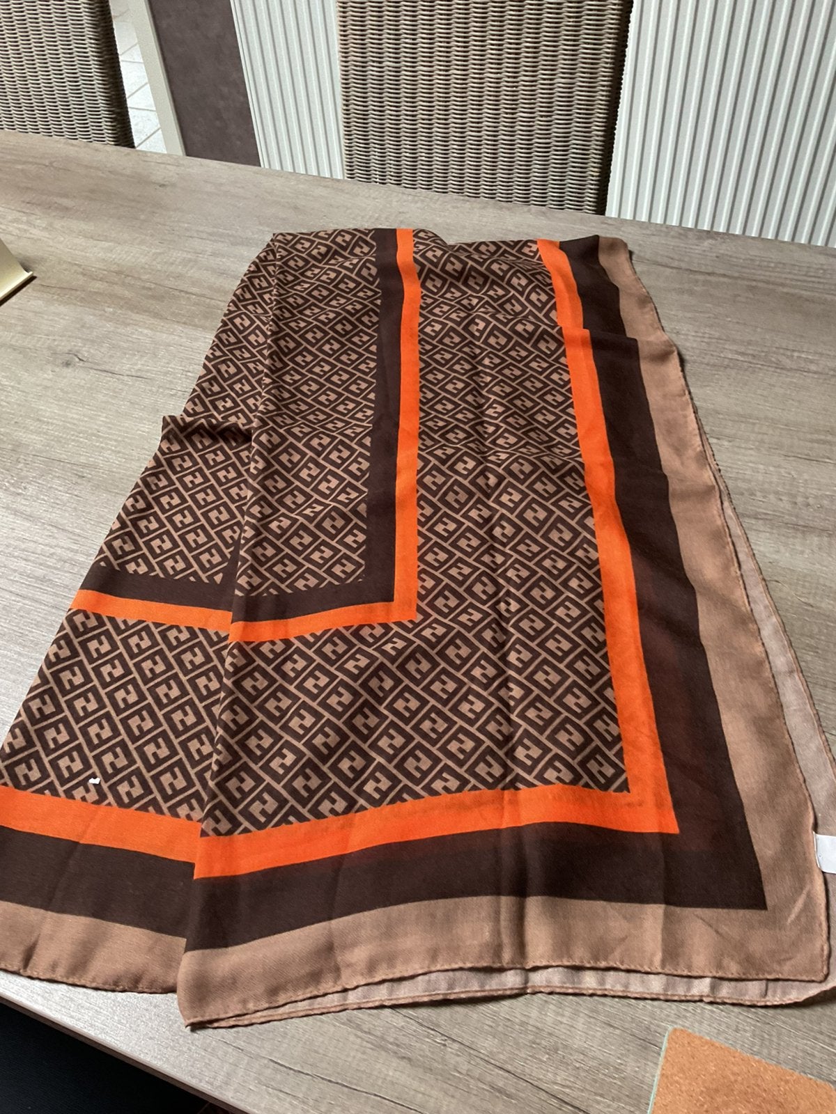Nieuw sjaal 180x87, Kleding | Dames, Mutsen, Sjaals en Handschoenen, Ophalen of Verzenden, Nieuw, Sjaal