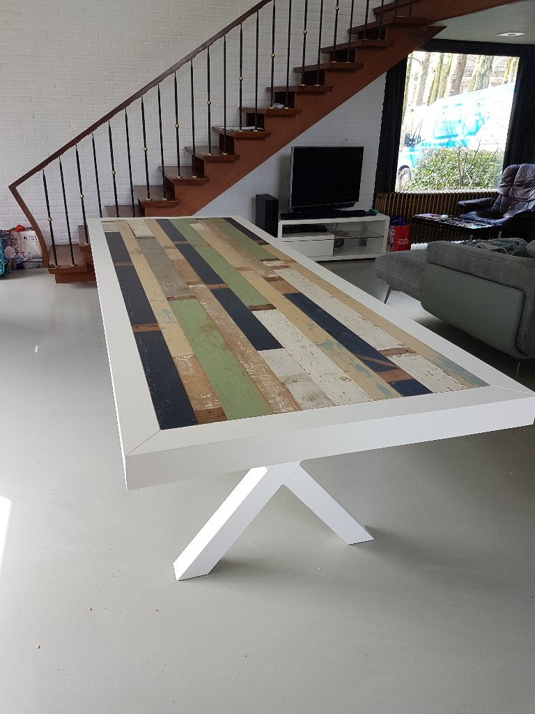 Tafel van antiek sloophout met stalen of houten poten., Ophalen