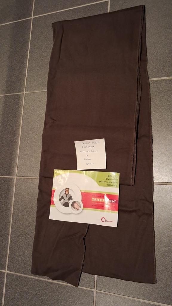 Écharpe marron Tricot Slen avec livret, Neuf, Autres marques, Enlèvement ou Envoi, Écharpe de portage