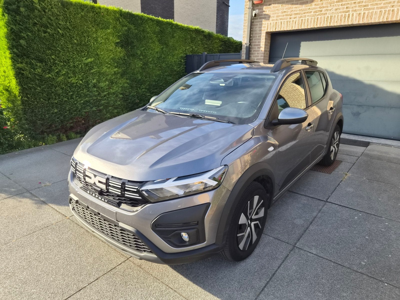 Dacia Sandero Stepway 1.0 TCe Expression CVT / CARPLAY / LED, Autos, Argent ou Gris, Achat, Entreprise, Carnet d'entretien