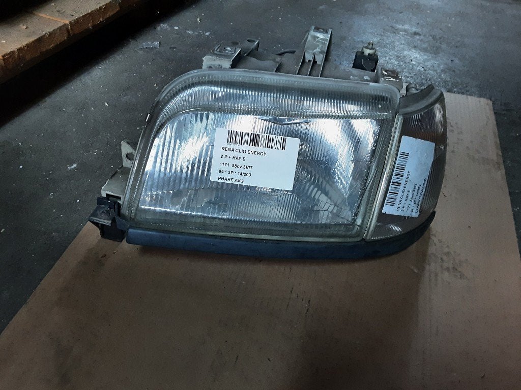 KOPLAMP LINKS Renault Clio (B / C57 / 357 / 557 / 577), Auto-onderdelen, Gebruikt, Renault, Peter-Huppertz-Straße 5
51063  Köln, DE