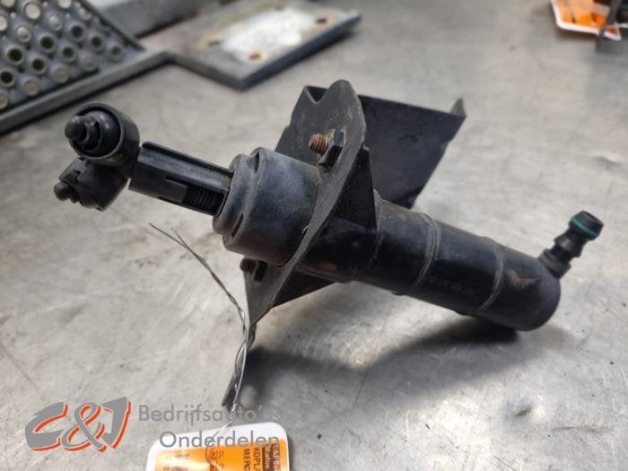 Koplamp Sproeier van een Mercedes Sprinter, Gebruikt, -, Ophalen of Verzenden, -