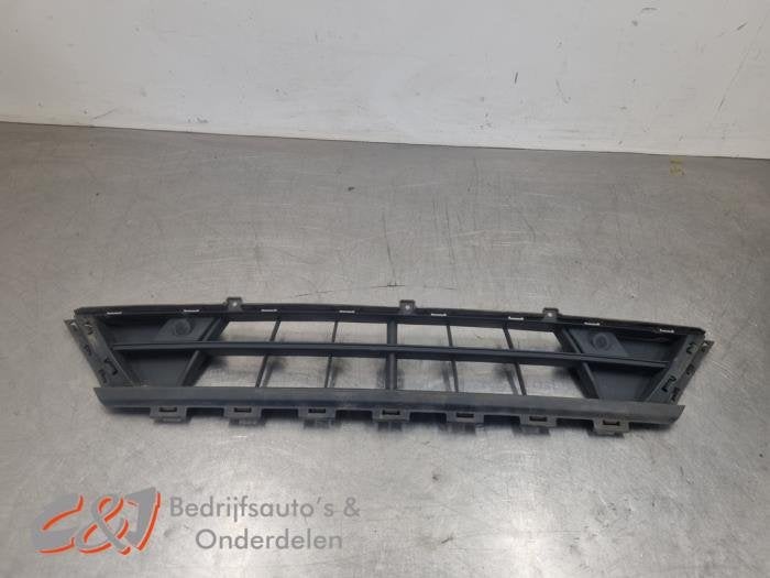 Calandre d'un Ford Transit Custom, -, 3 mois de garantie, -, -