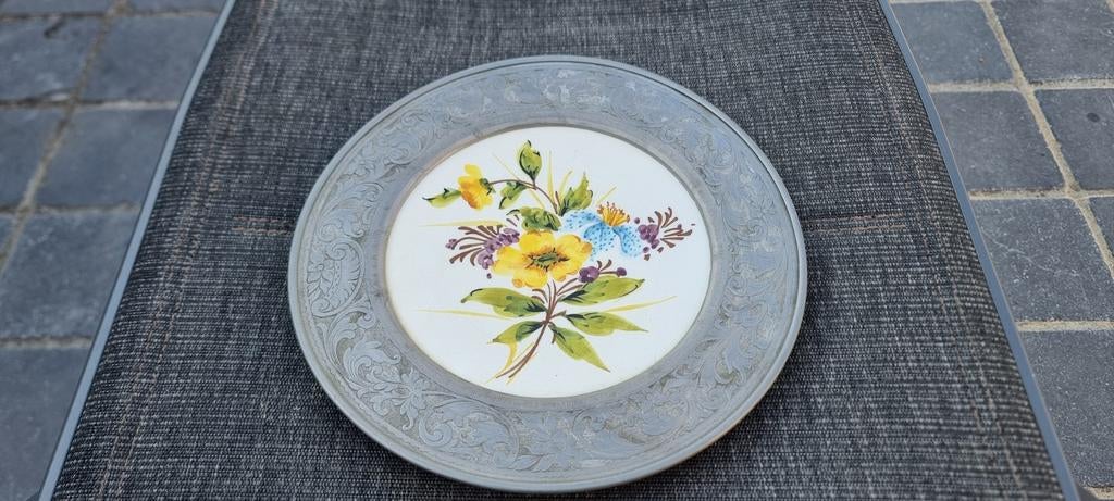 Vintage porseleinen bord met tinnen lijst, Antiquités & Art, Antiquités | Étain, Enlèvement