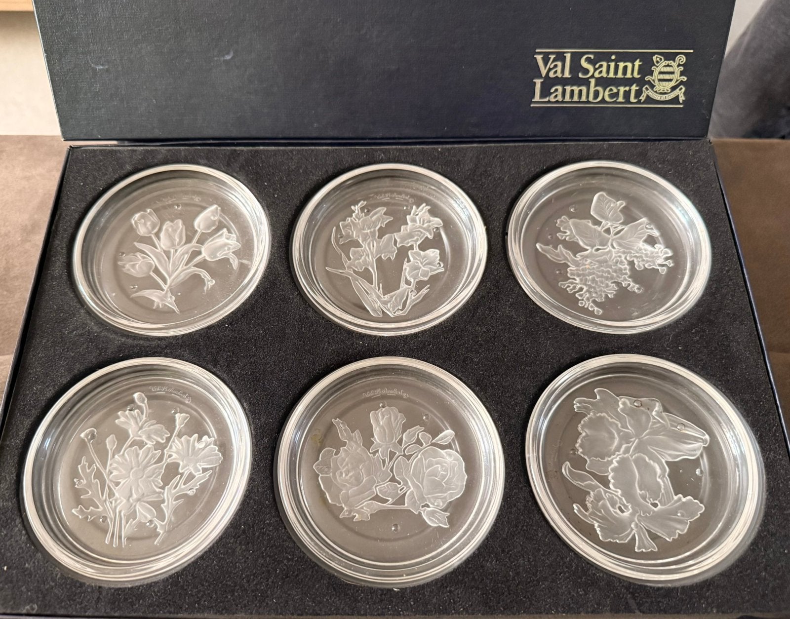 Sous-verres en cristal Val Saint Lambert, Enlèvement
