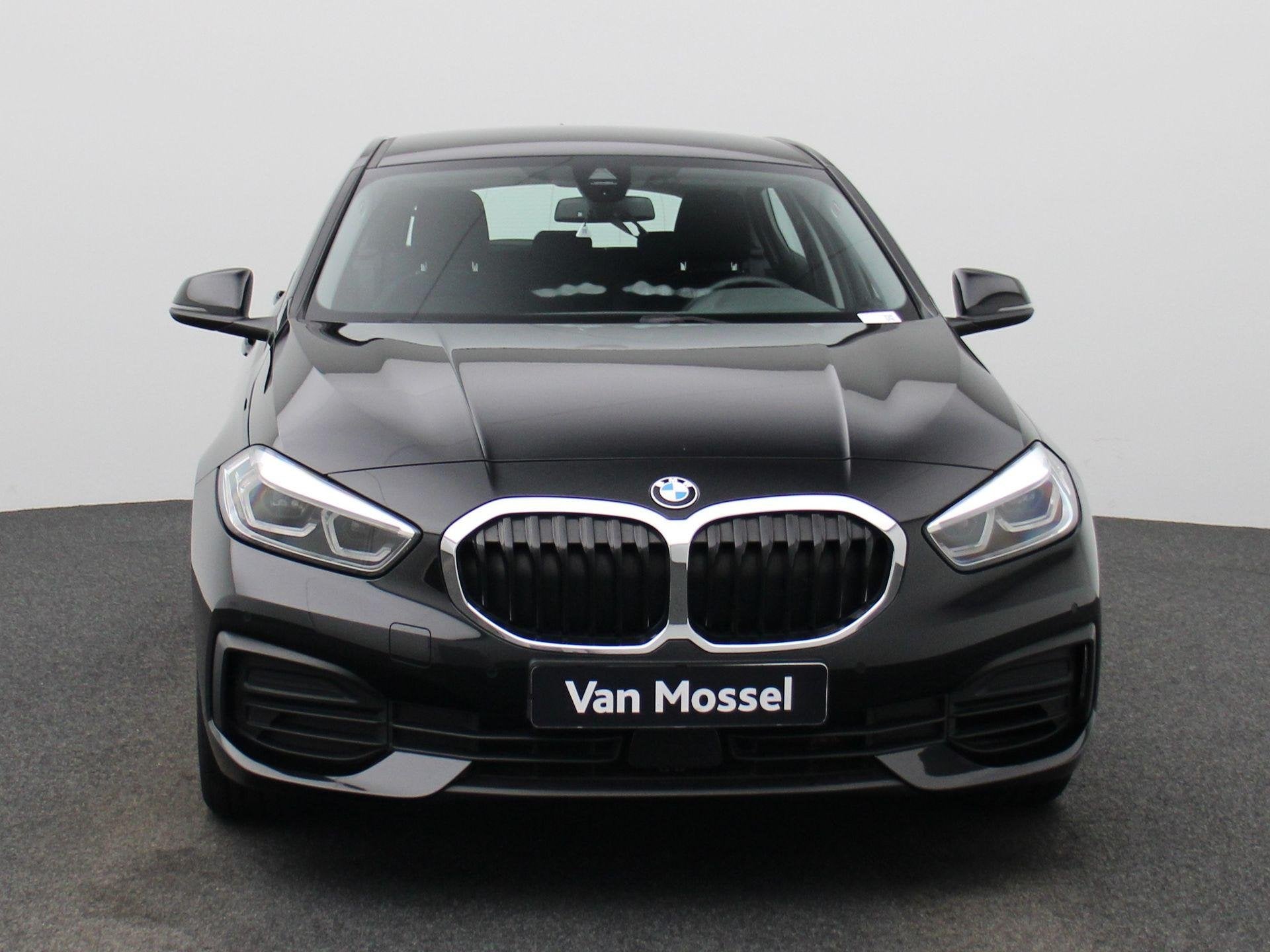 BMW 1 Serie Hatch 116iA (80 kW) (automatique), Autos, BMW, Achat, Entreprise, 1415 kg, 5 portes