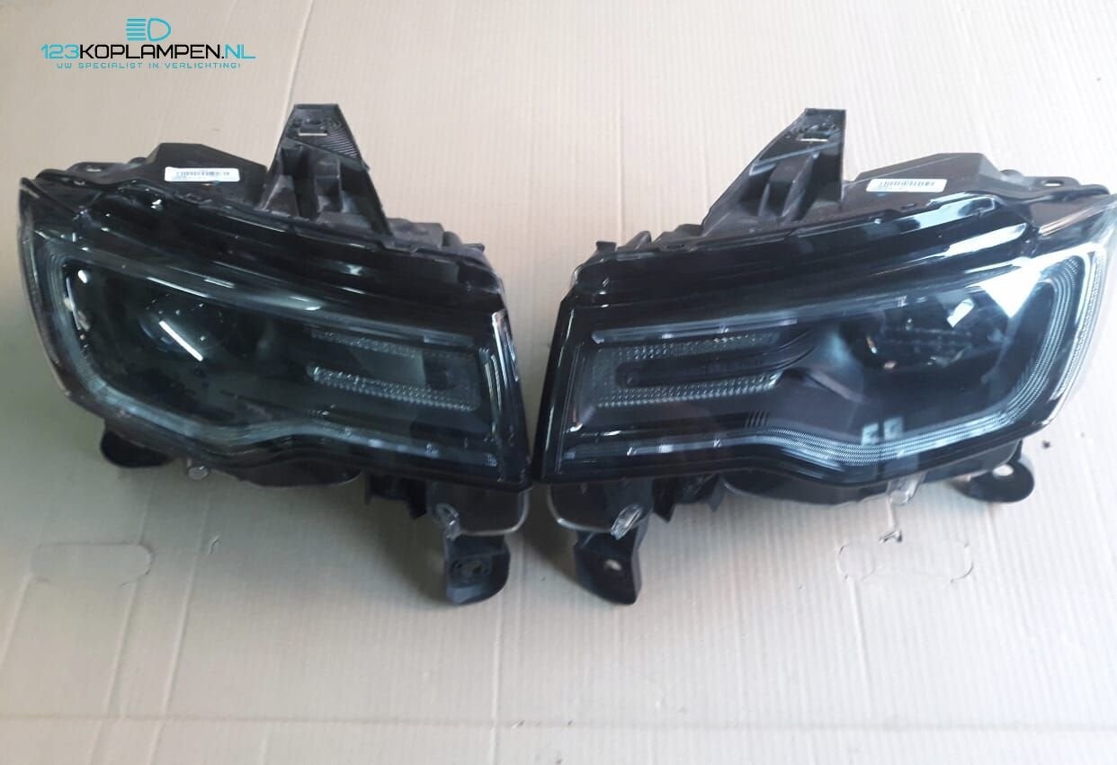 Jeep Grand Cherokee SRT WK2 facelift koplamp koplampen links, Gebruikt, -, -, -