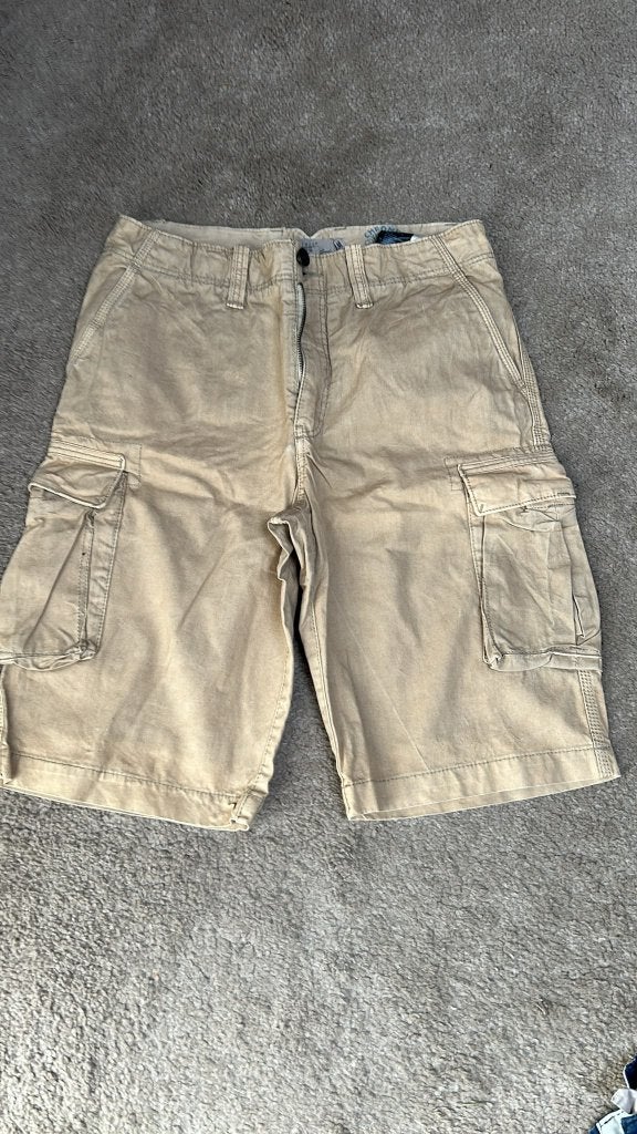 2 shorten maat 164, Enfants & Bébés, Vêtements enfant | Taille 164, Pantalon, Garçon, H&M, Enlèvement