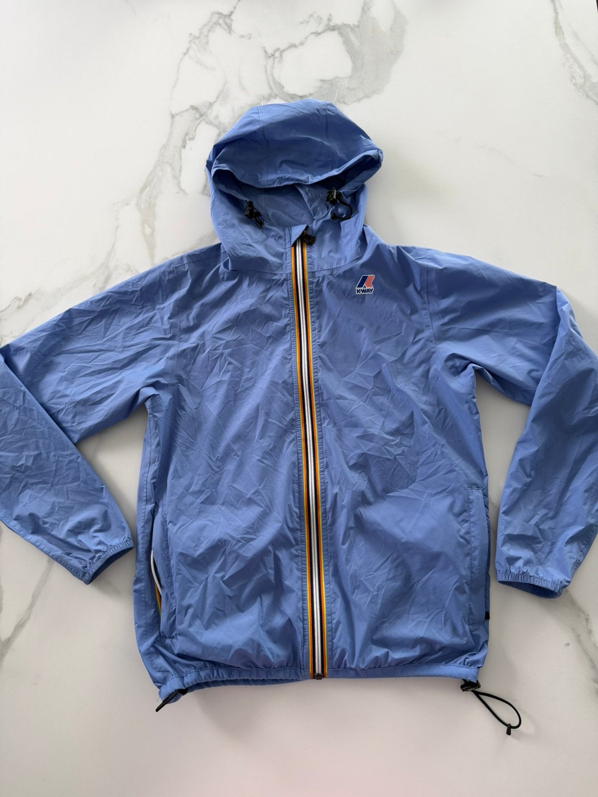 K-way XS in heel goede staat !!, Caravanes & Camping, Vêtements de pluie, Enlèvement ou Envoi, Comme neuf