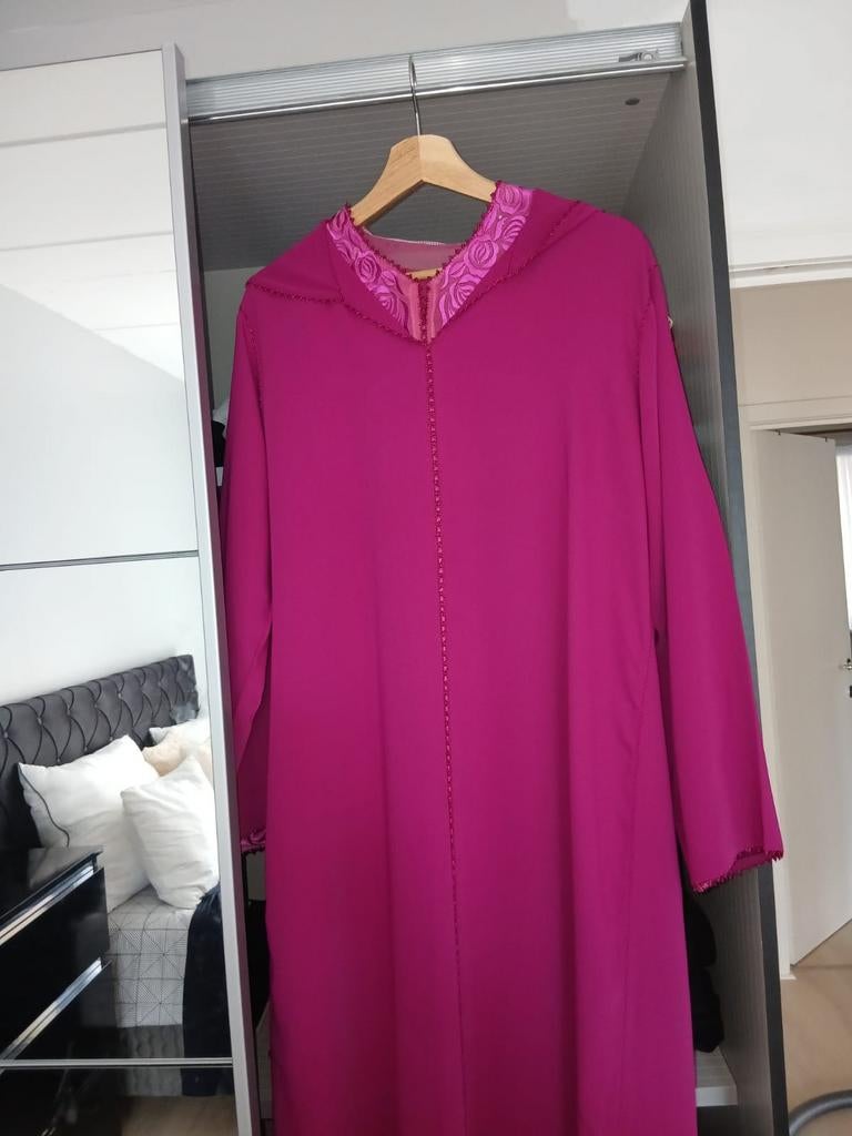 Jelaba/Marokkaanse fuchsia 2-delige jurk, Ophalen, Maat 42/44 (L), Zo goed als nieuw, Roze