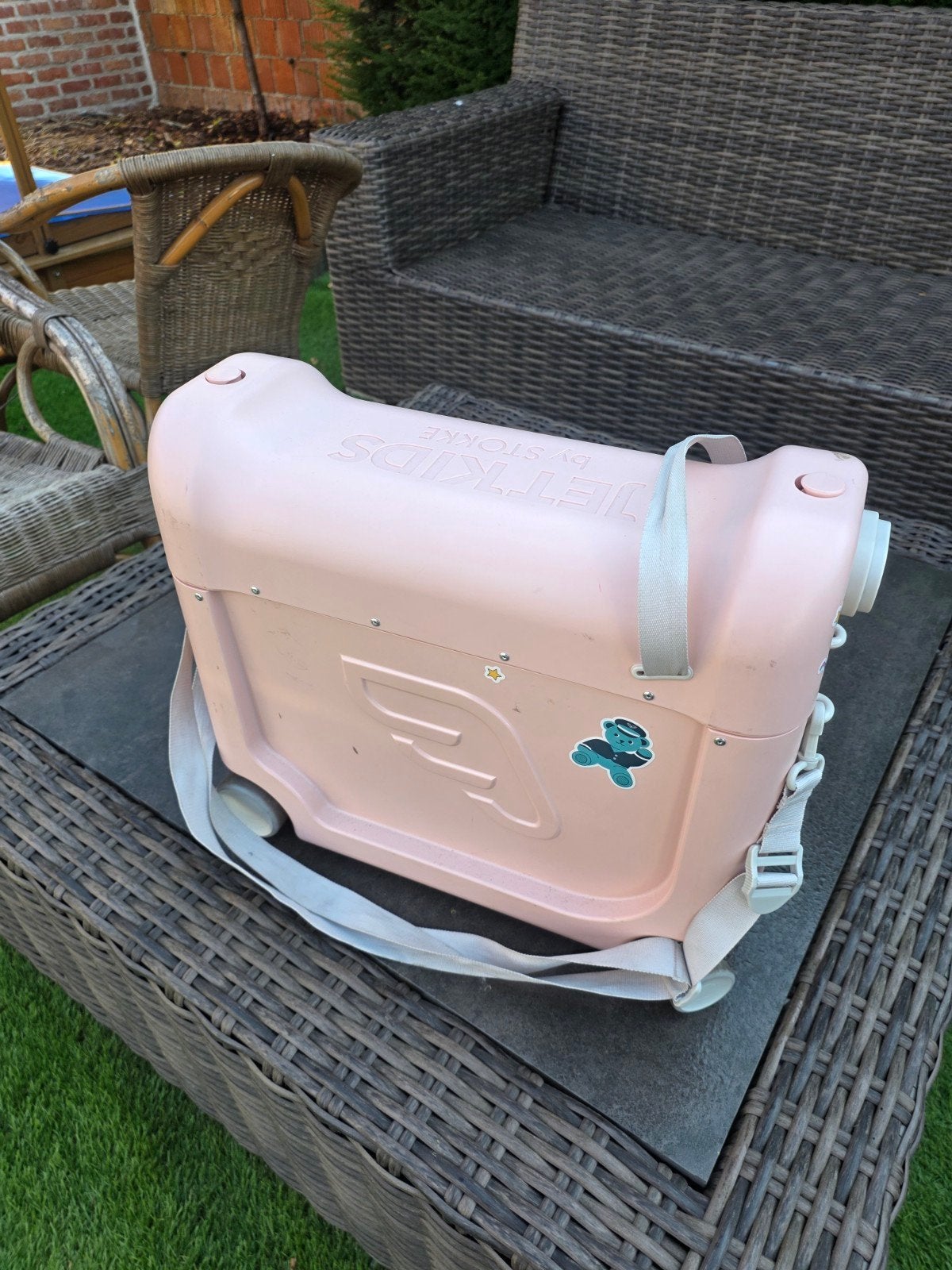 Valize  de voyage pour avion. STOKKE, Enlèvement