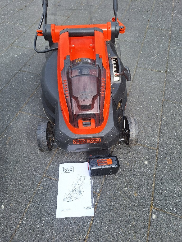 Grasmaaier Black & Decker 36v, Tuin en Terras, Ophalen, Gebruikt, Accu-grasmaaier, Black&Dekker