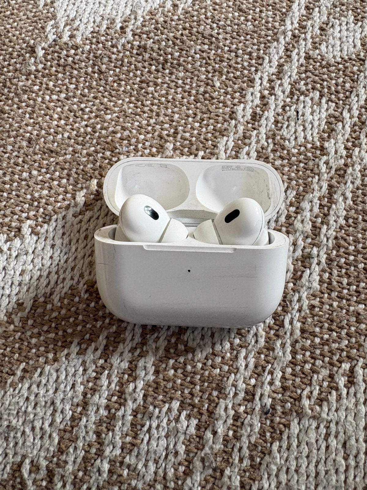 APPLE AirPods Pro (2e generatie), Telecommunicatie, Mobiele telefoons | Oordopjes, Zo goed als nieuw, Apple, Ophalen