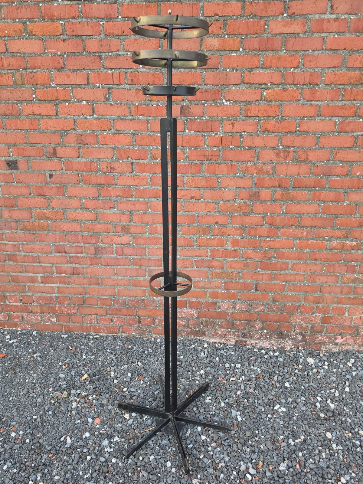 Industriële metalen kapstok (jaren 50-60), Ophalen, Staande kapstok