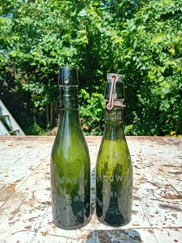 Oude vintage bierflessen brouwerij Grisar Drieslinter, Enlèvement ou Envoi