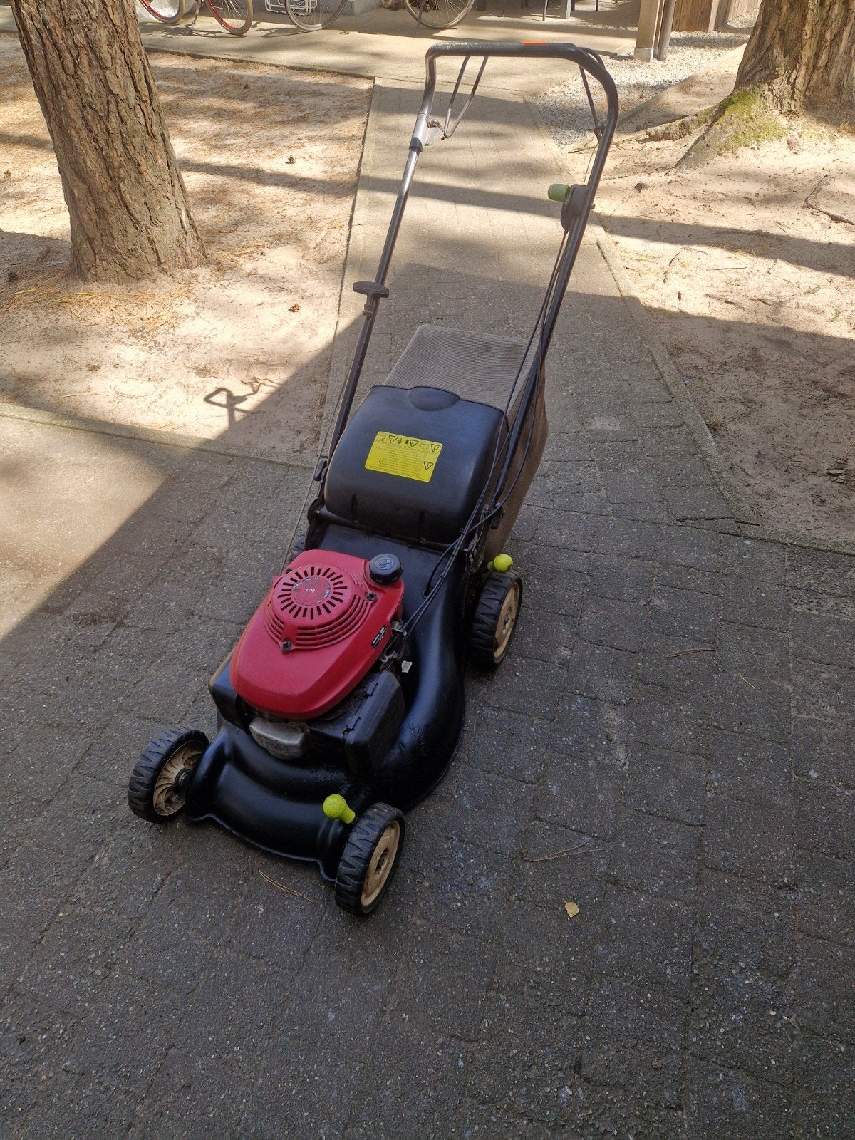 honda zelftrekker goede staat  99 euro 0472109098, Tuin en Terras, Grasmaaiers, Ophalen