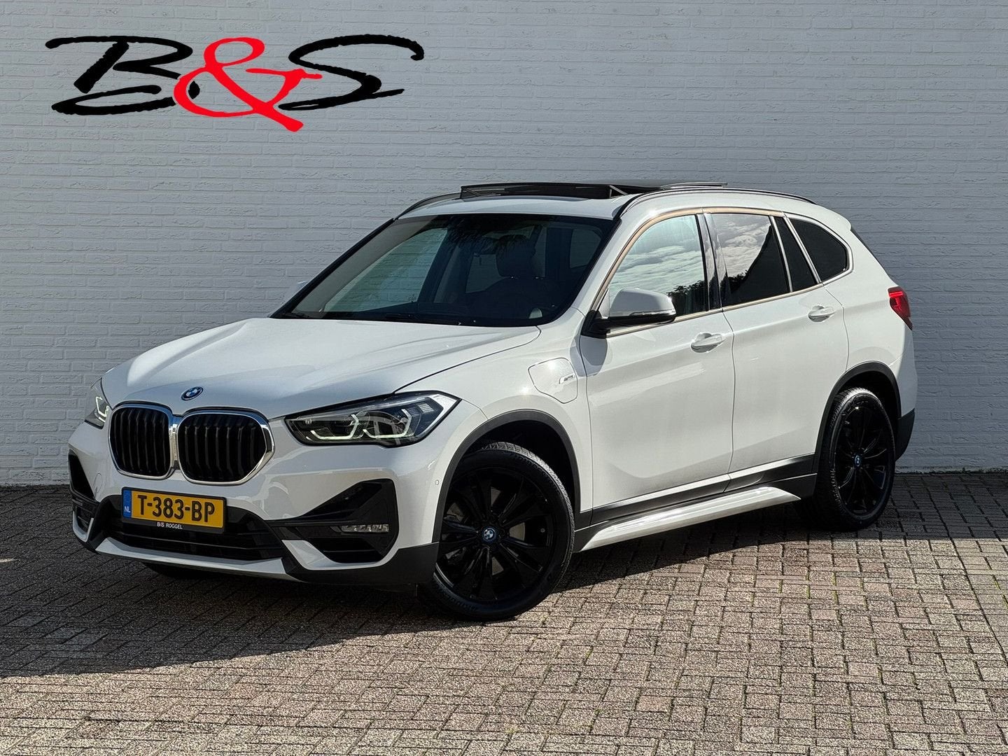 BMW X1 XDrive25e eDrive Edition Trekhaak Leder Panorama dak, Auto's, 8 kWh, Elektrische ramen, Wit, 43 g/km