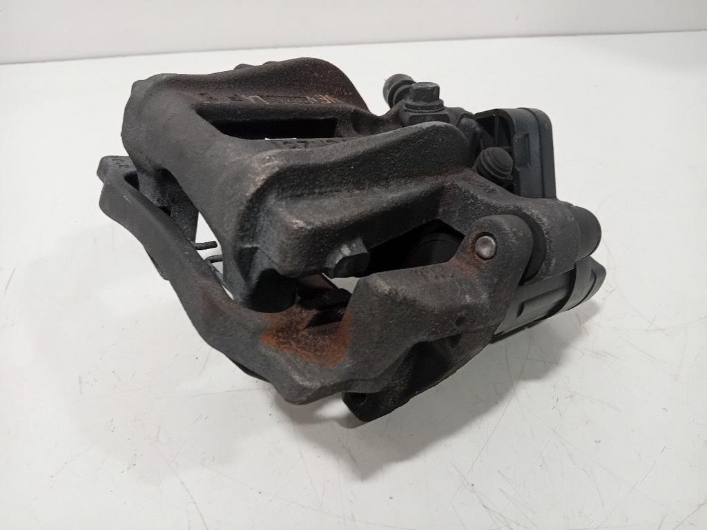 Remklauw links achter Seat Leon, Onderdelen@venauto.nl, Van der Ven Autorecycling B.V., Ettenseweg 76, 4706 PB Roosendaal, The Netherlands