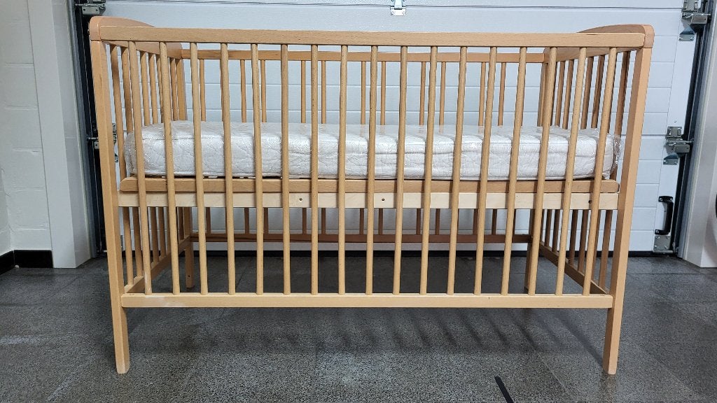 houten kinderbedje, Zo goed als nieuw, Minder dan 140 cm, Minder dan 70 cm, Ophalen